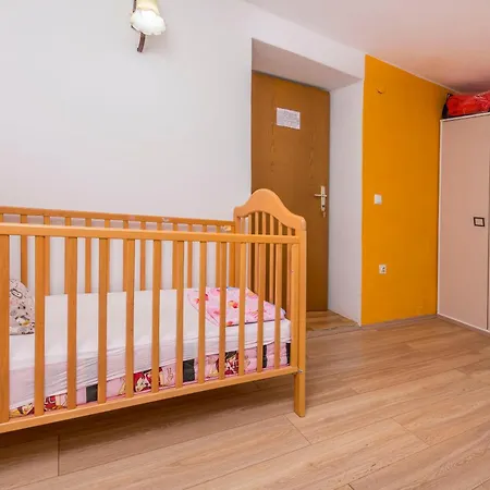 Jelena Apartment Primosten