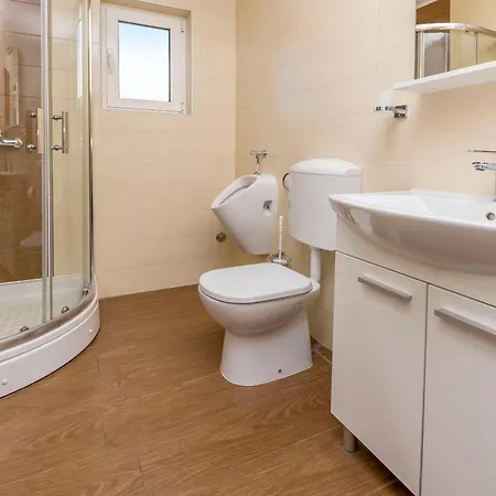 Apartment Jelena Primosten