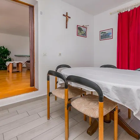 Apartment Jelena Primosten