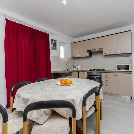 Jelena Apartment Primosten